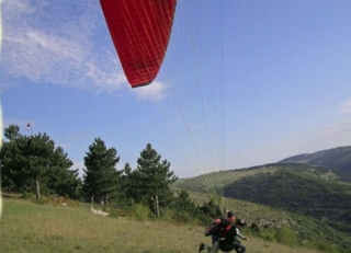  Paragliding takeoff 